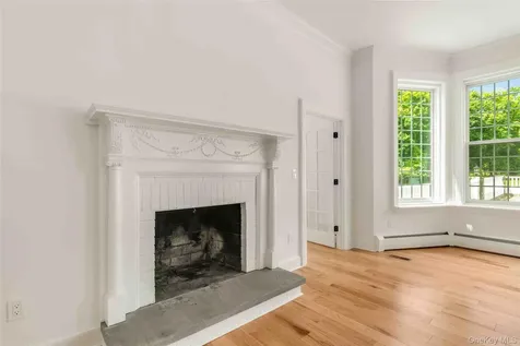 25 Glen Street Kingston NY 12401
