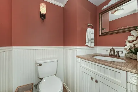 2432 Kayron Lane North Bellmore NY 11710