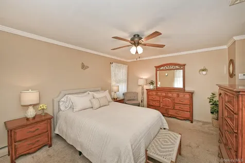 2432 Kayron Lane North Bellmore NY 11710