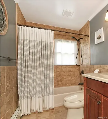 2432 Kayron Lane North Bellmore NY 11710