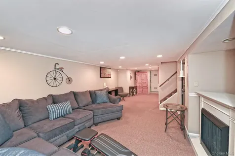 2432 Kayron Lane North Bellmore NY 11710