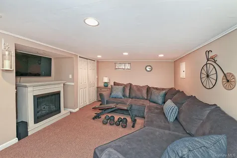2432 Kayron Lane North Bellmore NY 11710