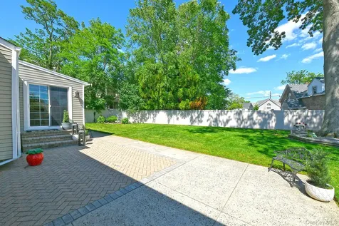 2432 Kayron Lane North Bellmore NY 11710