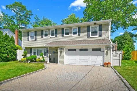 2432 Kayron Lane North Bellmore NY 11710