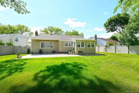 2432 Kayron Lane North Bellmore NY 11710
