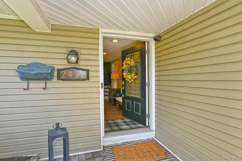 2432 Kayron Lane North Bellmore NY 11710