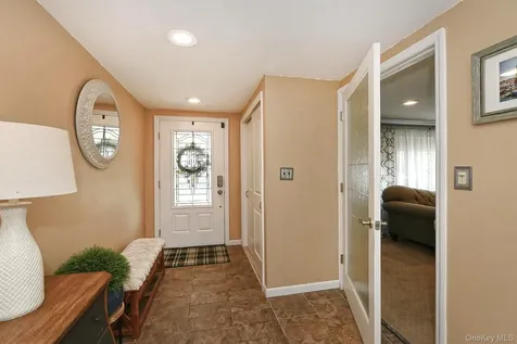 2432 Kayron Lane North Bellmore NY 11710