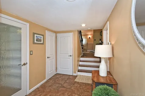2432 Kayron Lane North Bellmore NY 11710
