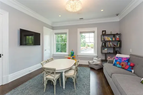 7 Pine Drive Great Neck NY 11021