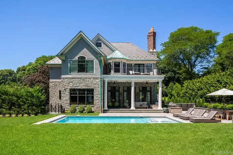 7 Pine Drive Great Neck NY 11021