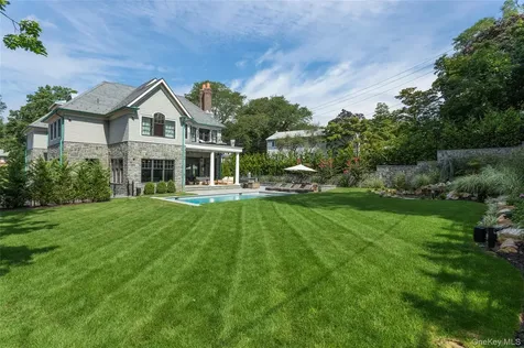 7 Pine Drive Great Neck NY 11021