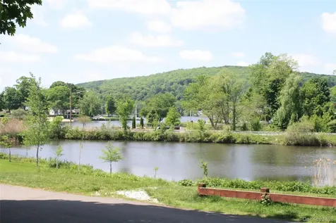 296 Lakeshore Drive E Carmel NY 10512