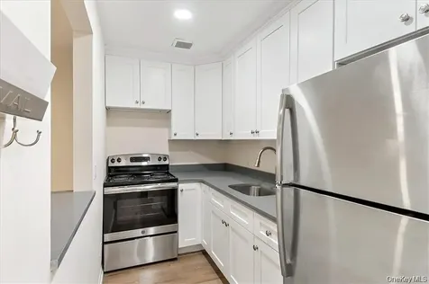 142 Trenchard Street Yonkers NY 10704