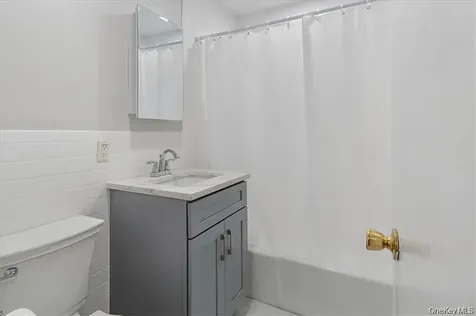 142 Trenchard Street Yonkers NY 10704