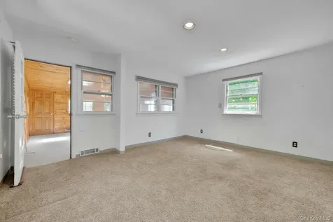 14 Gerri Lane Yonkers NY 10703