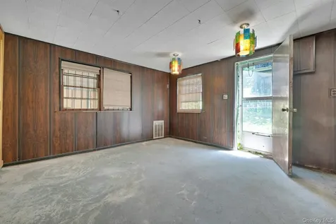 14 Gerri Lane Yonkers NY 10703