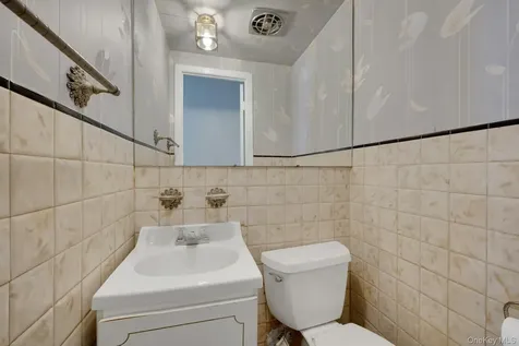 14 Gerri Lane Yonkers NY 10703