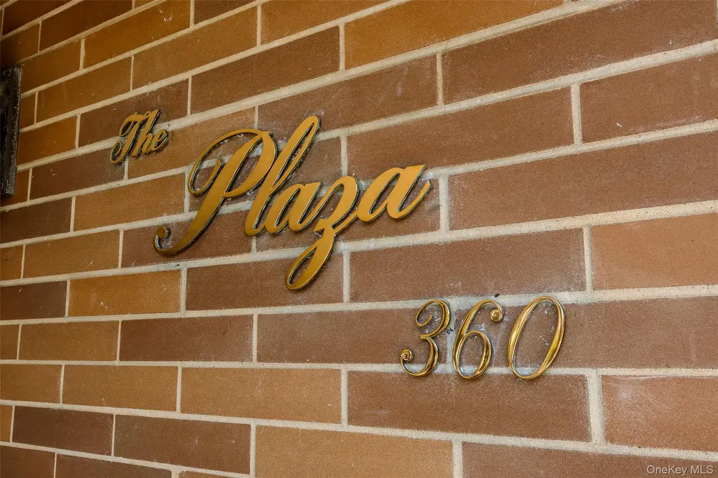 360 Central Avenue Lawrence NY 11559