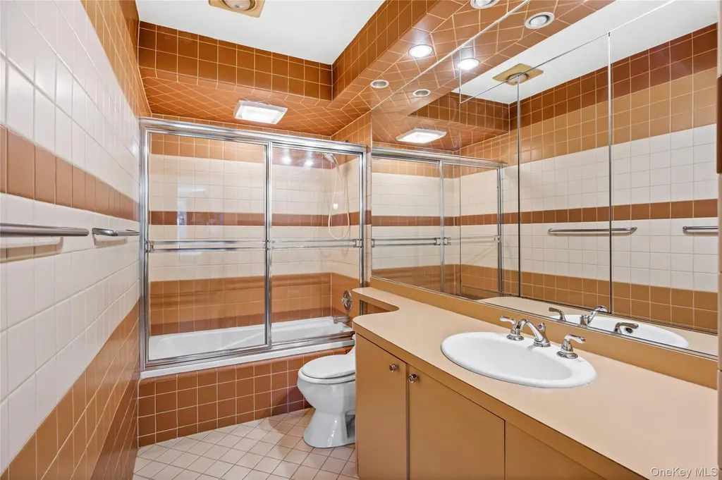 360 Central Avenue Lawrence NY 11559