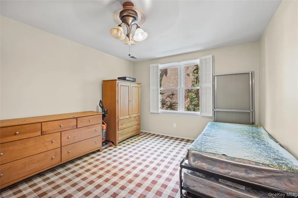 360 Central Avenue Lawrence NY 11559