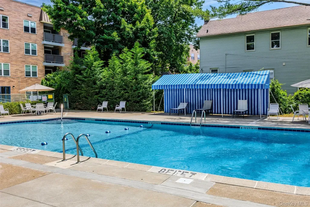 360 Central Avenue Lawrence NY 11559