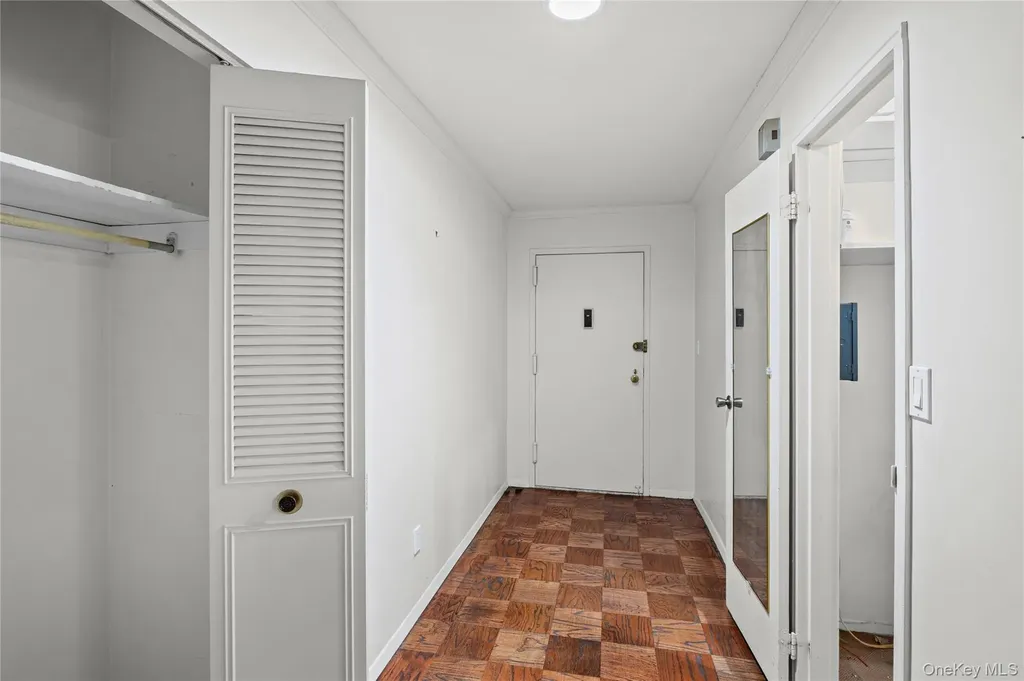 360 Central Avenue Lawrence NY 11559