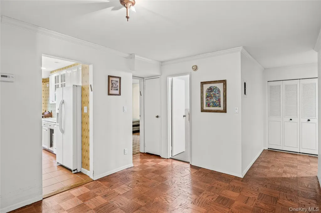 360 Central Avenue Lawrence NY 11559