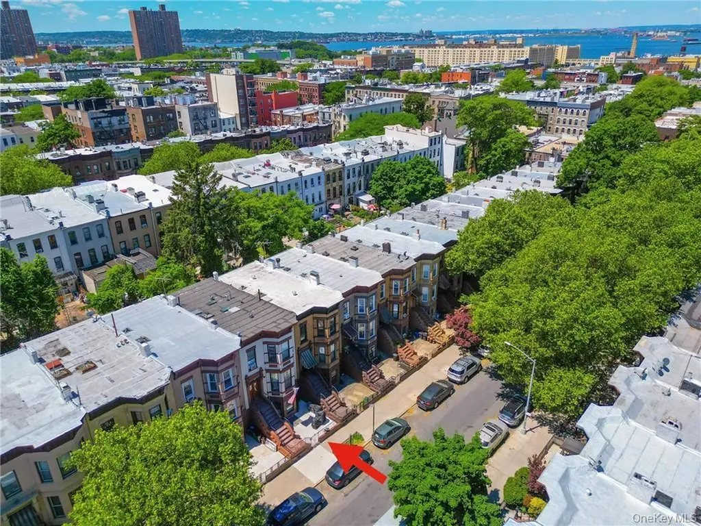 448 55th Street Brooklyn NY 11220