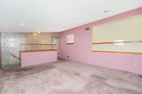 215 Coverly Avenue Staten Island NY 10301