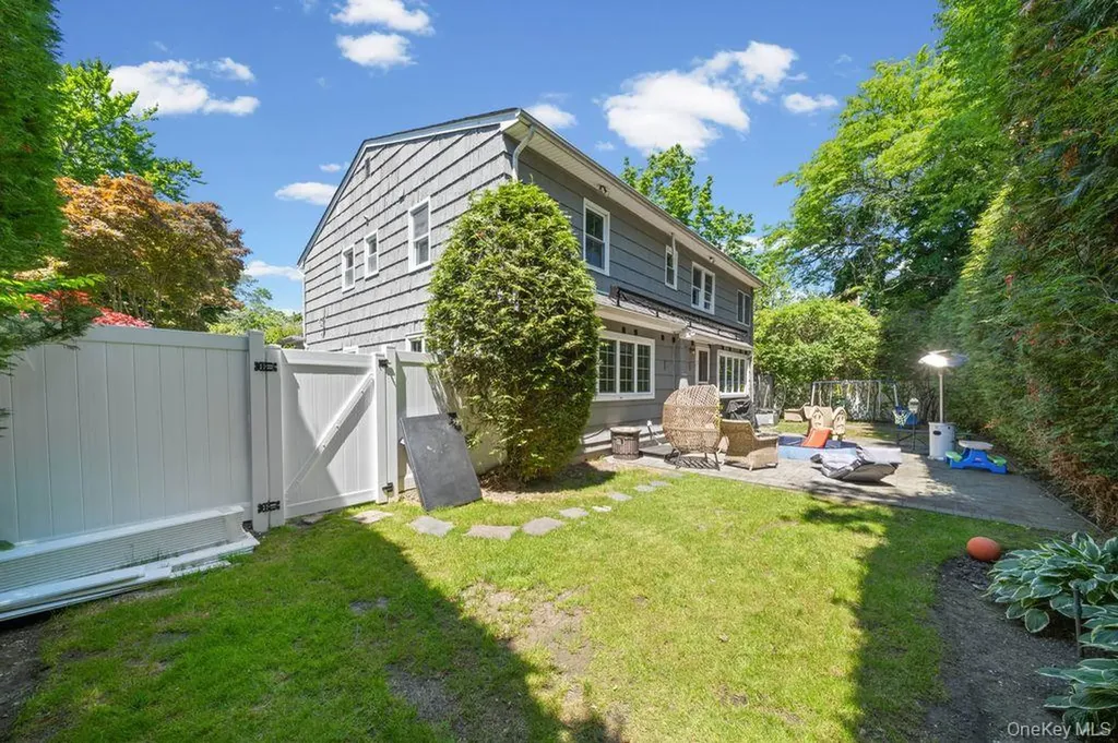 29 Waverly Place Lawrence NY 11559