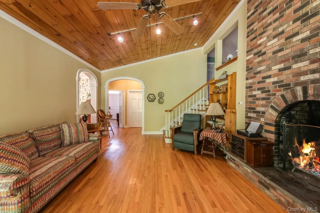 364 Clinton Hollow Salt Point NY 12578