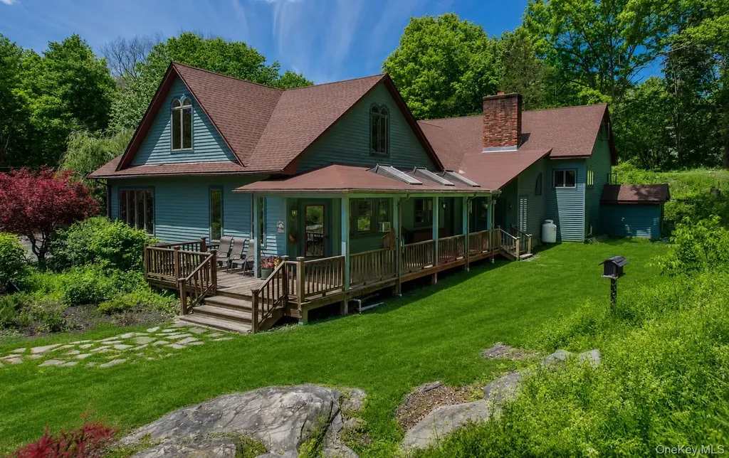 364 Clinton Hollow Salt Point NY 12578