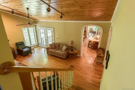 364 Clinton Hollow Salt Point NY 12578