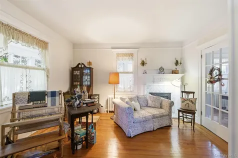 149 Maple Avenue Westbury NY 11590