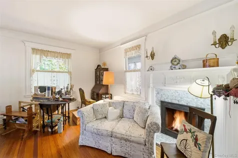 149 Maple Avenue Westbury NY 11590