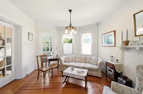 149 Maple Avenue Westbury NY 11590