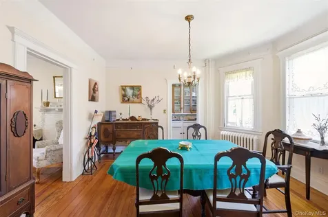 149 Maple Avenue Westbury NY 11590