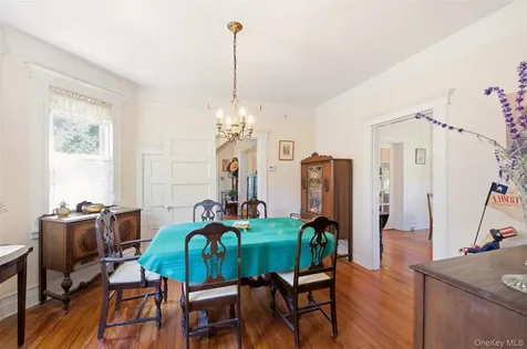 149 Maple Avenue Westbury NY 11590