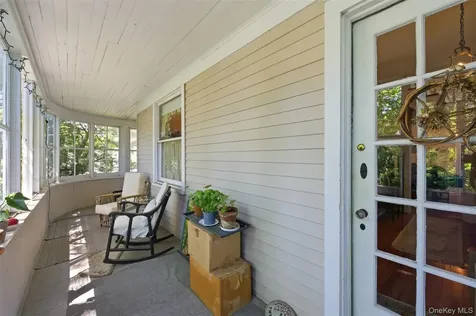 149 Maple Avenue Westbury NY 11590