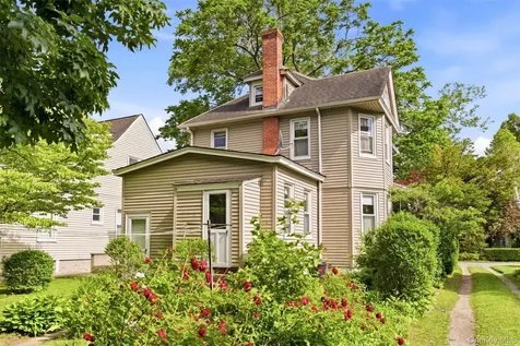 149 Maple Avenue Westbury NY 11590