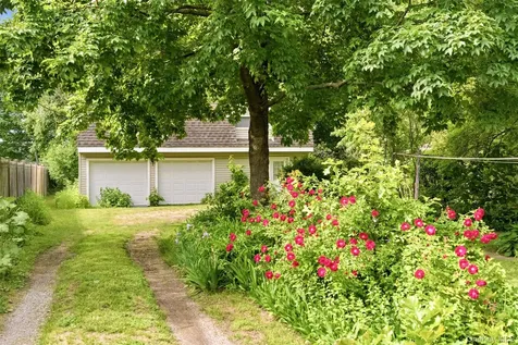 149 Maple Avenue Westbury NY 11590