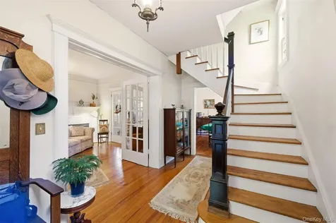 149 Maple Avenue Westbury NY 11590