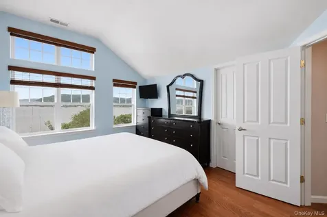 323 Waterside Close Peekskill NY 10566