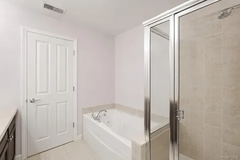 323 Waterside Close Peekskill NY 10566
