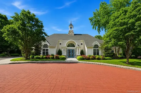 323 Waterside Close Peekskill NY 10566