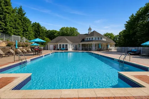 323 Waterside Close Peekskill NY 10566