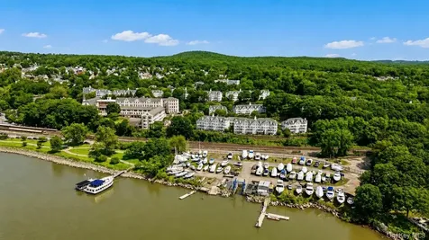 323 Waterside Close Peekskill NY 10566