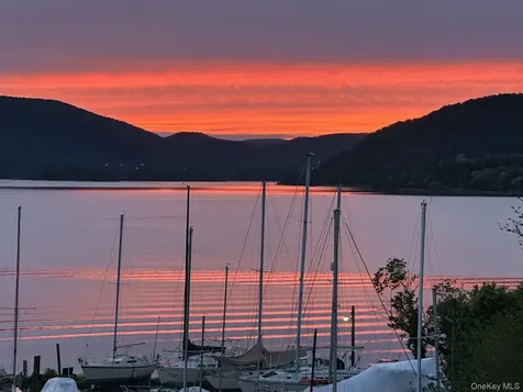 323 Waterside Close Peekskill NY 10566