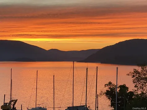 323 Waterside Close Peekskill NY 10566