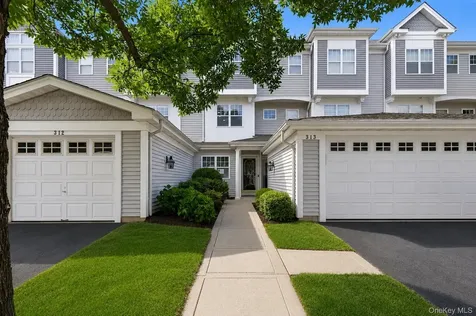 323 Waterside Close Peekskill NY 10566